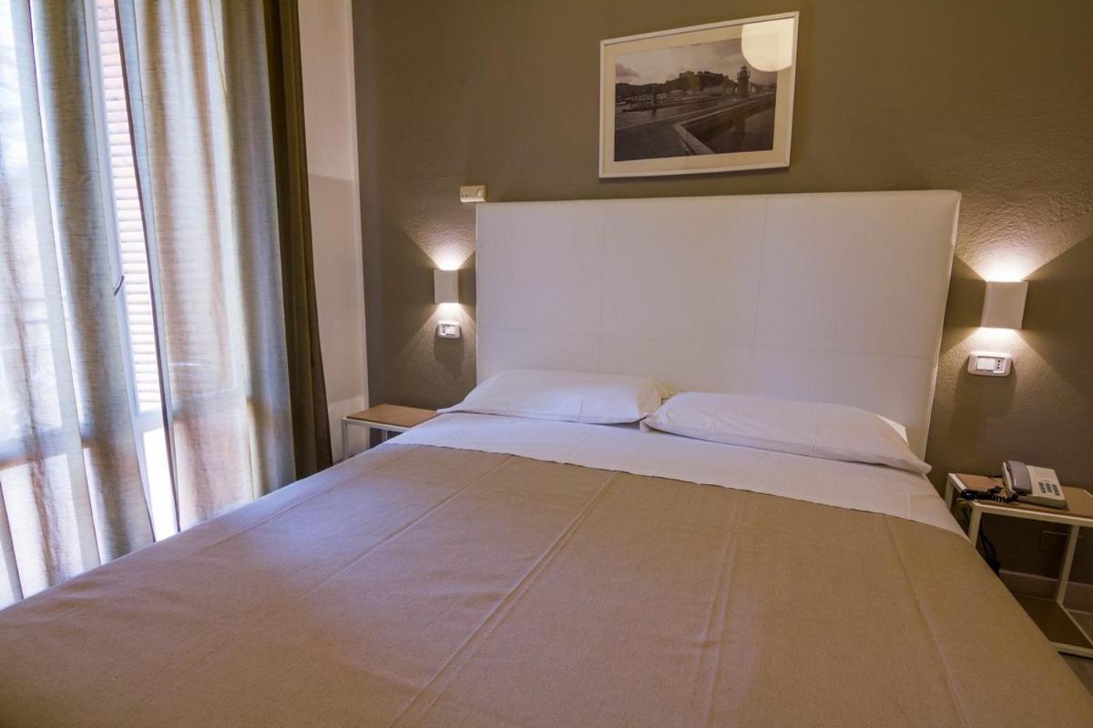 Hotel Mirella 3*