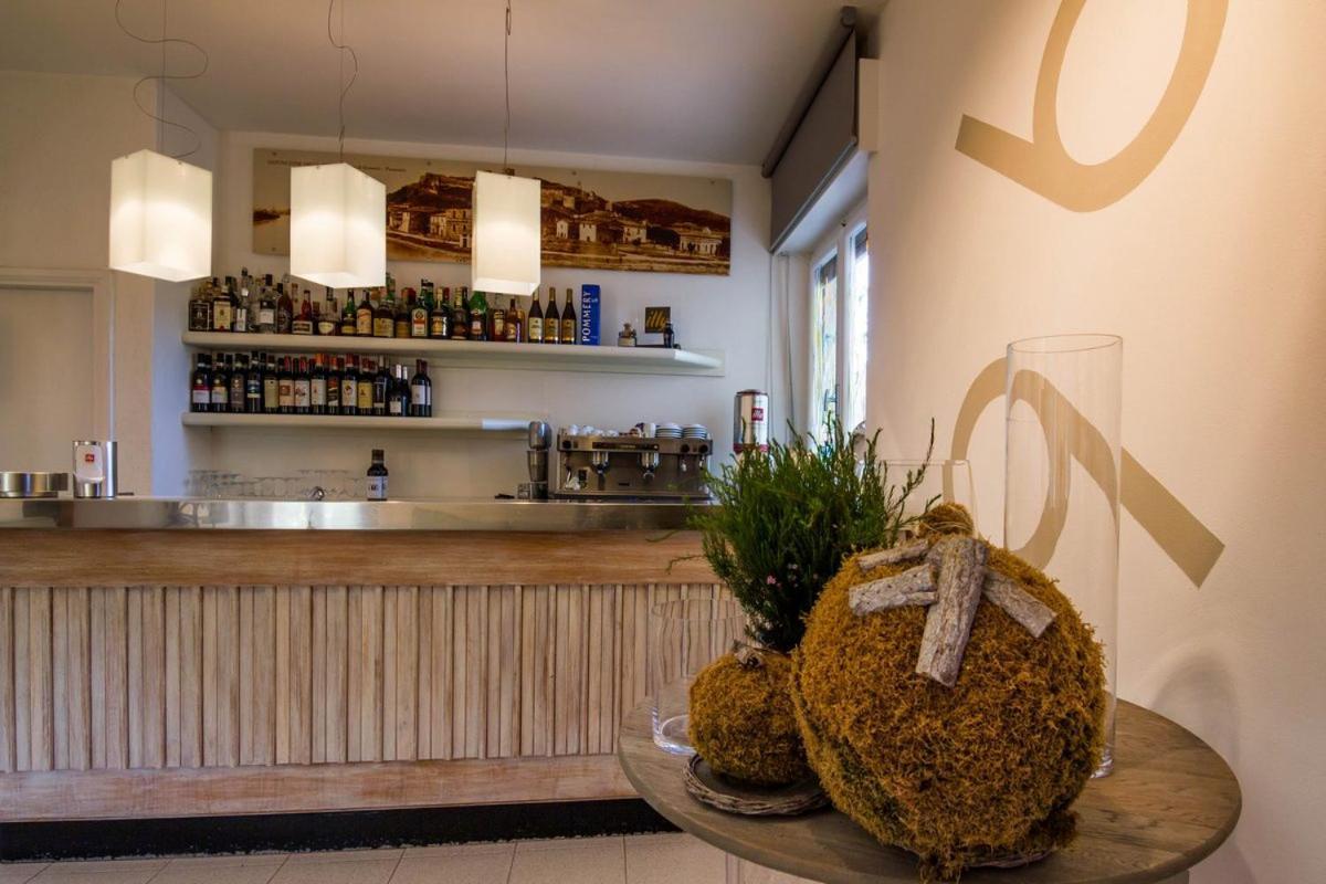 Hotel Mirella 3*